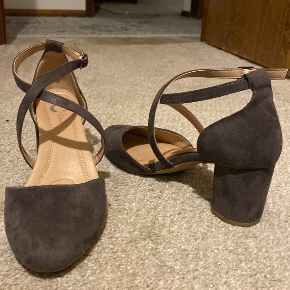 The Comfort Foam Suede Heels, Gray